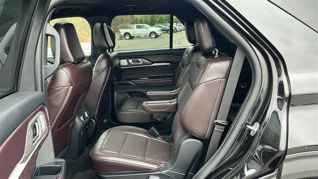 Used 2025 Ford Explorer Platinum w/ LUX Leather Package AWD/4WD image 22