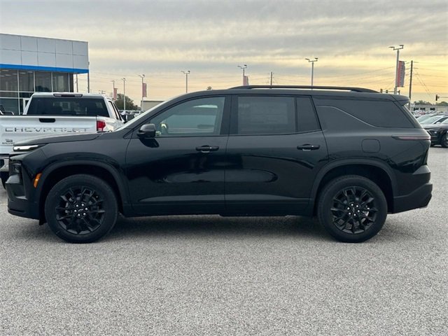 New 2026 Chevrolet Traverse LT w/ Midnight/Sport Edition image 2