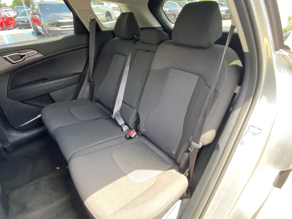 Used 2025 Kia Sportage LX FWD image 25