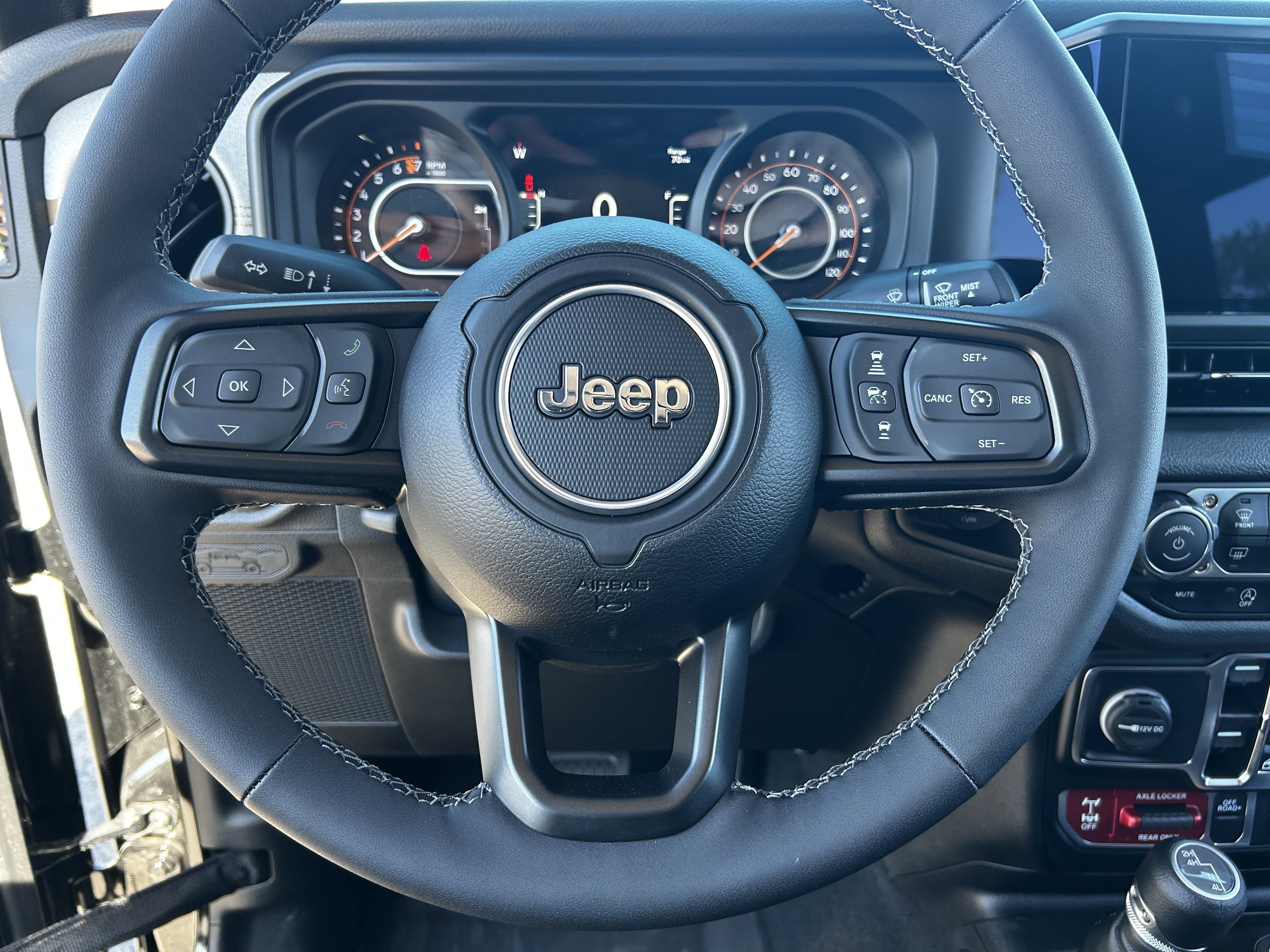 New 2025 Jeep Gladiator Willys AWD/4WD image 18