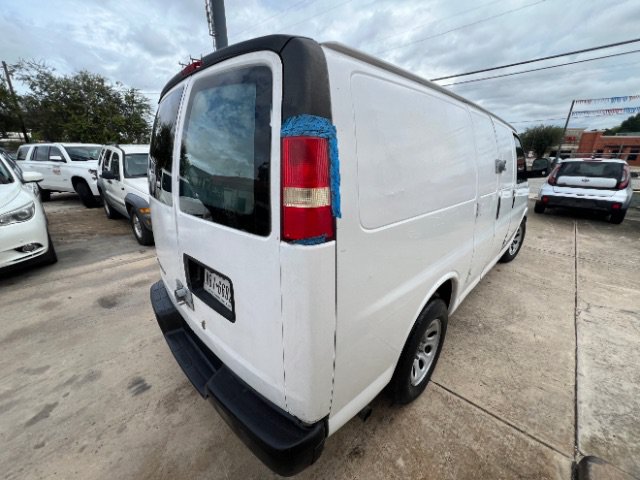 Used 2009 Chevrolet Express 1500 RWD image 5