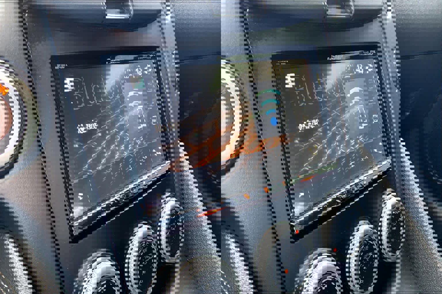 Used 2016 Nissan 370Z w/ Sport Package image 31