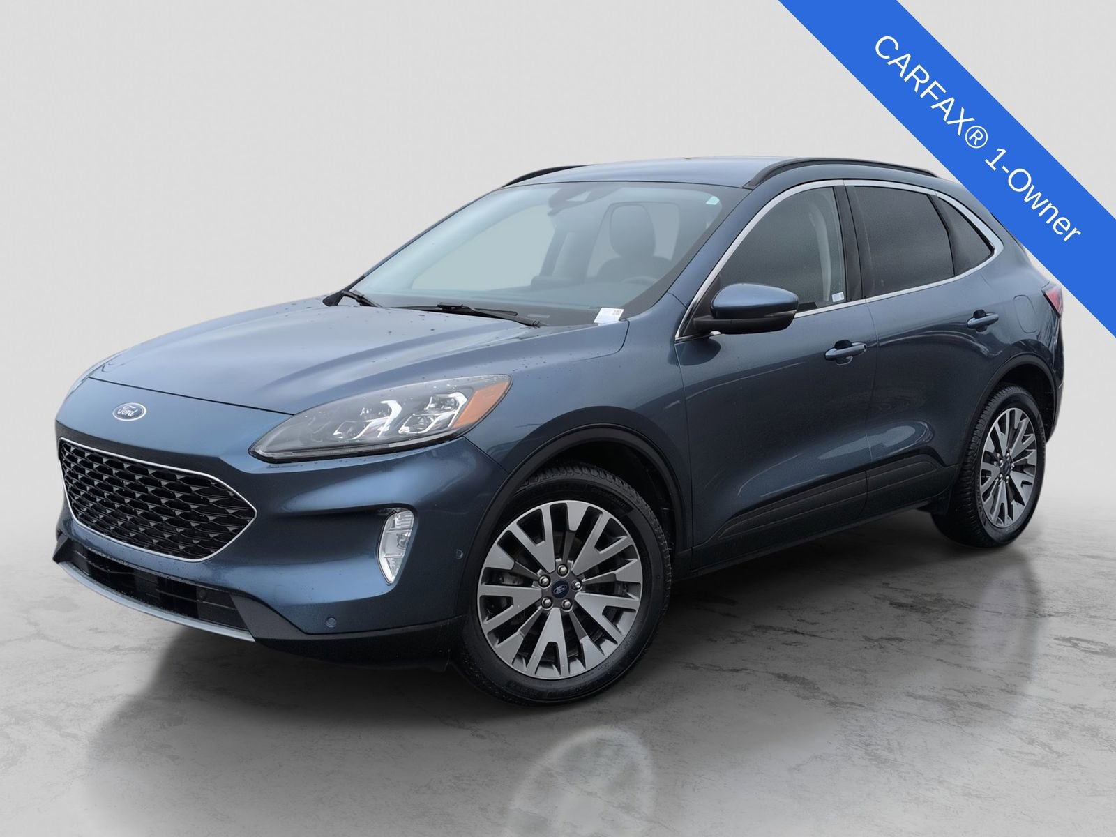 Used 2020 Ford Escape Titanium image 1