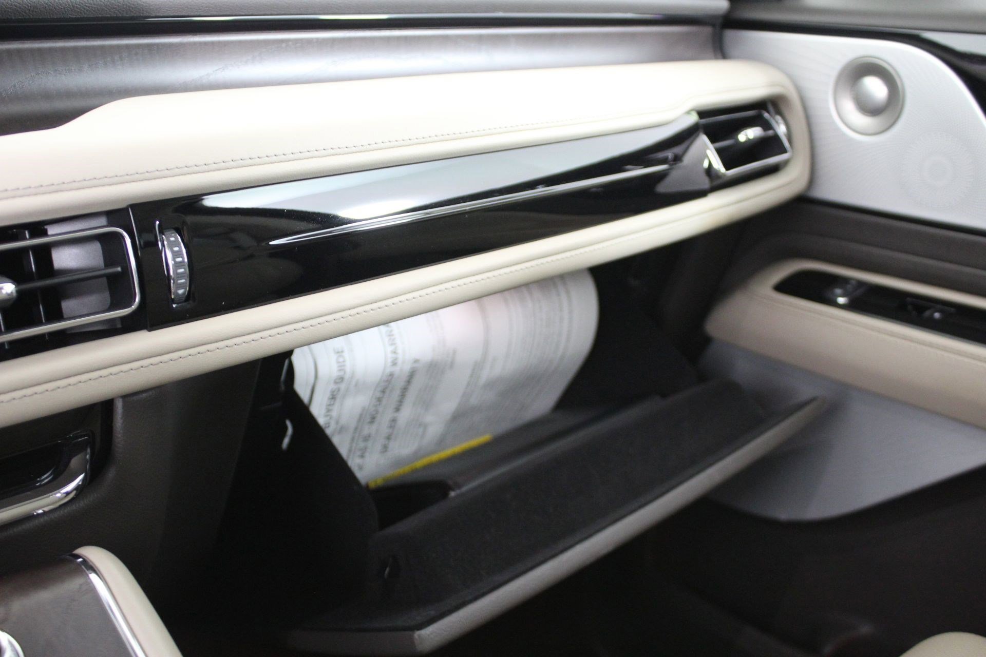 Used 2023 Lincoln Aviator Reserve w/ Equipment Group 201A image 31