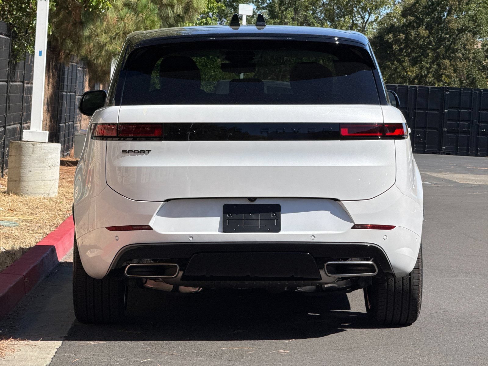 New 2026 Land Rover Range Rover Sport Dynamic SE AWD/4WD image 5