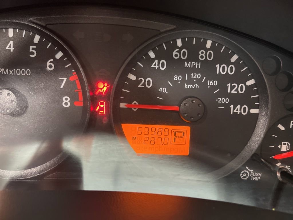 Used 2021 Nissan Frontier SV image 2