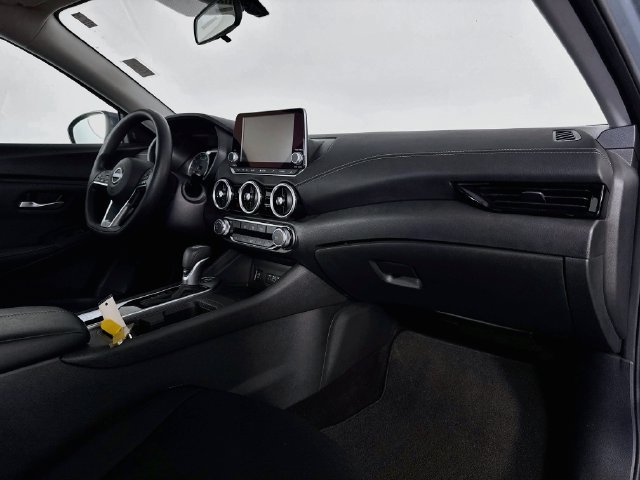 Used 2024 Nissan Sentra SV FWD image 27