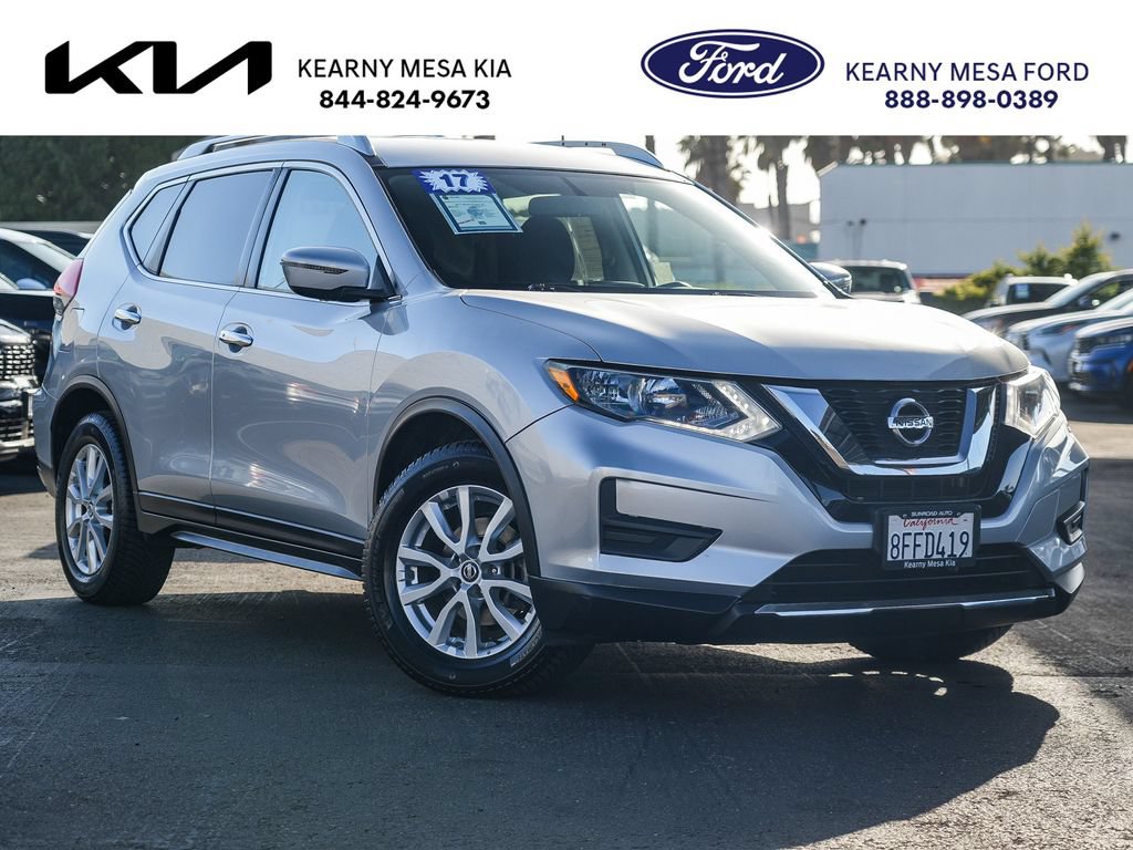 Used 2017 Nissan Rogue SV FWD image 1