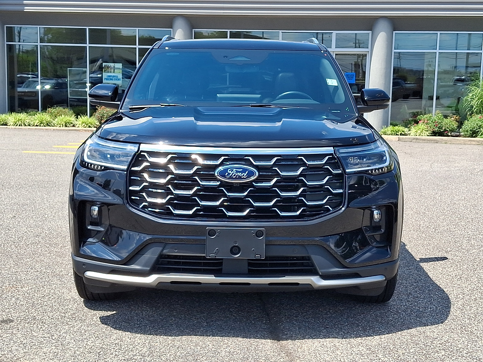 Certified 2025 Ford Explorer Platinum w/ LUX Leather Package AWD/4WD image 3
