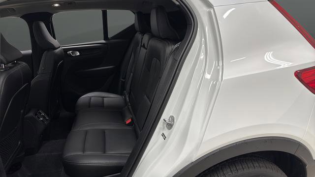 Used 2025 Volvo XC40 B5 Core w/ Protection Package Premier AWD/4WD image 23