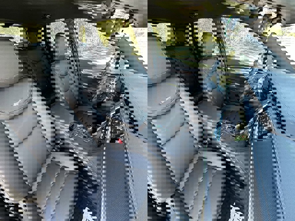 New 2026 Cadillac XT5 Luxury w/ LPO, Floor Liner Package image 10