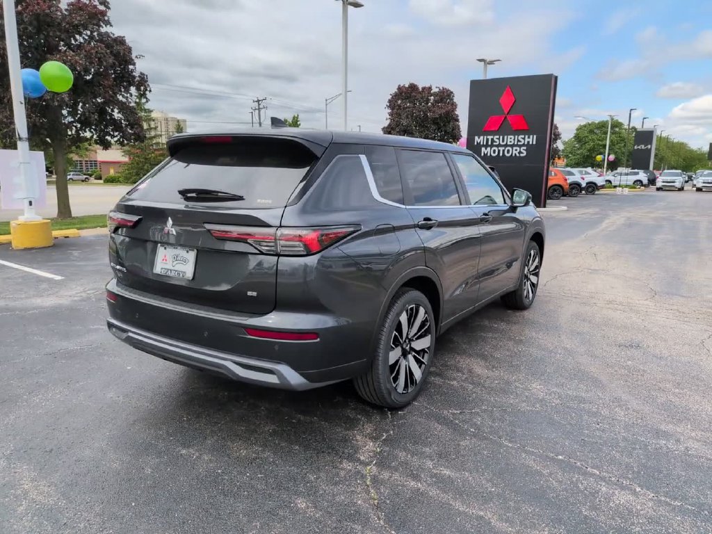 New 2026 Mitsubishi Outlander SE AWD/4WD image 9