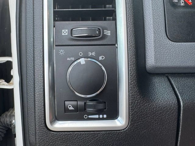 Certified 2019 RAM 1500 Classic SLT AWD/4WD image 35