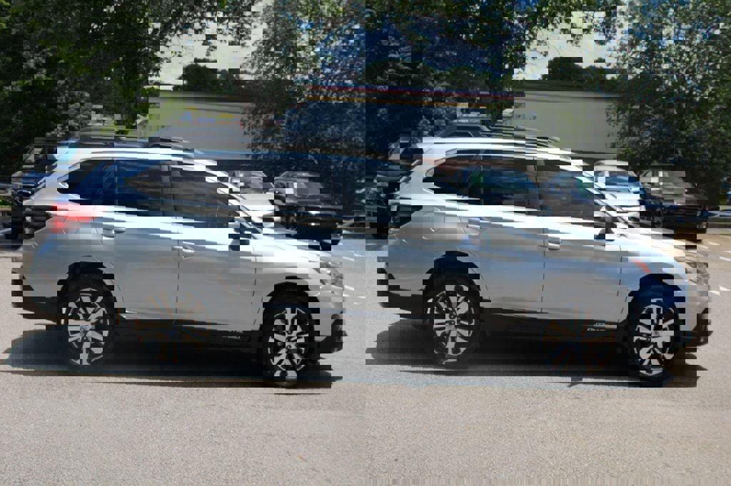 Used 2018 Subaru Outback 2.5i Limited image 8