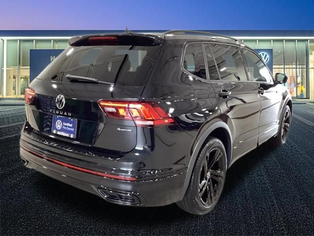 Certified 2023 Volkswagen Tiguan SE R-Line AWD/4WD image 28
