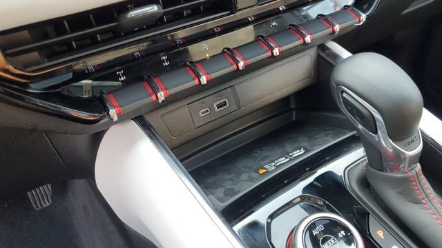 Used 2024 GMC Canyon AT4X AWD/4WD image 14