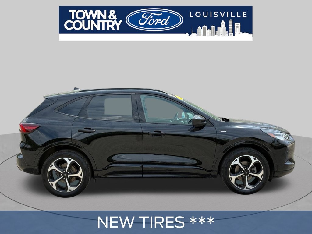 Used 2024 Ford Escape ST-Line Select w/ Tech Pack #2 AWD/4WD image 2