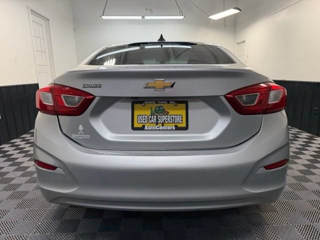 Used 2017 Chevrolet Cruze LS FWD image 5