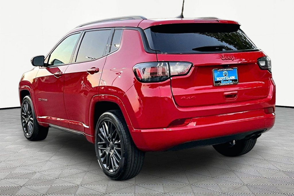 Used 2022 Jeep Compass Limited w/ (RED) Package AWD/4WD image 5