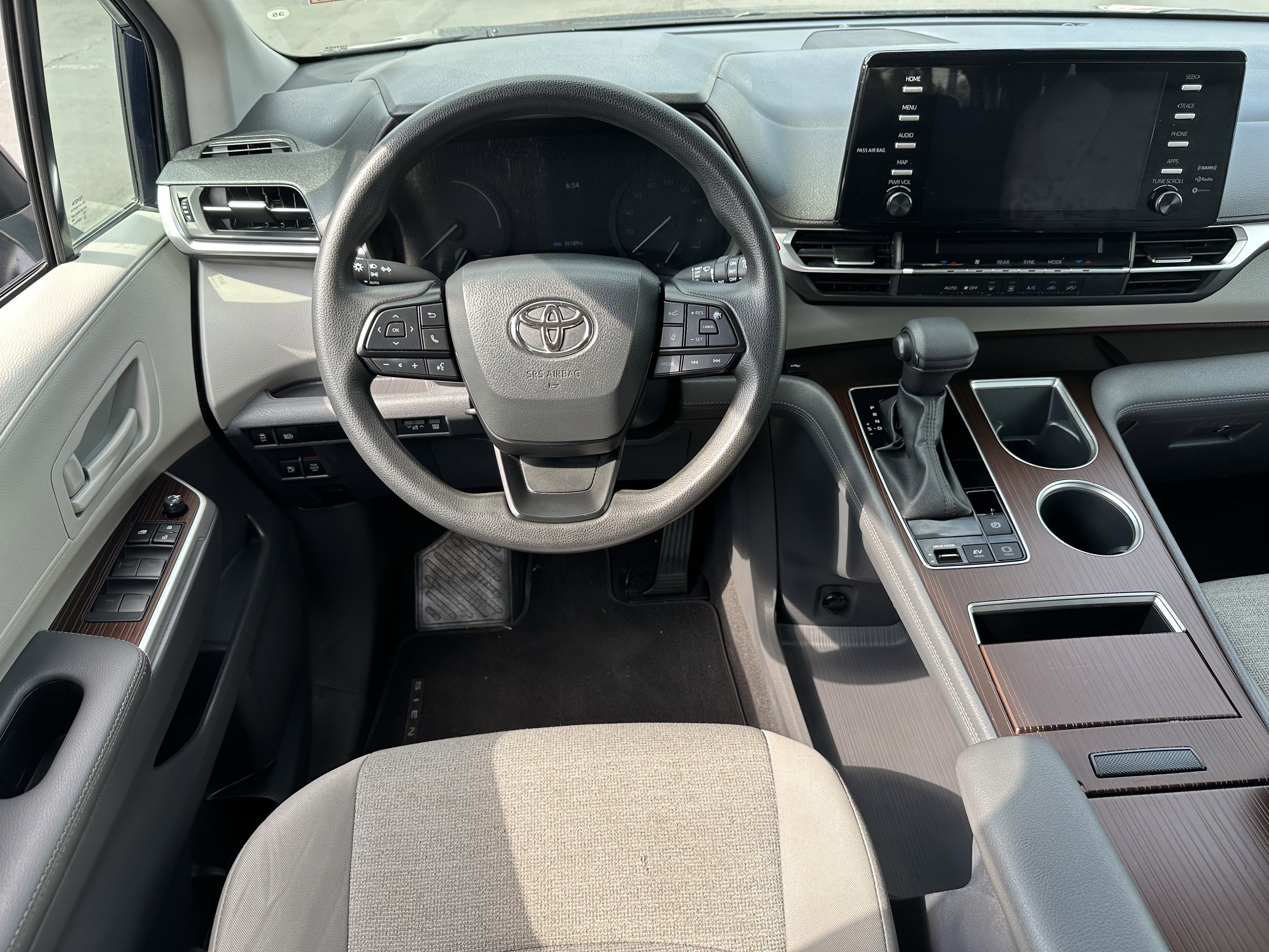 Used 2023 Toyota Sienna LE image 21