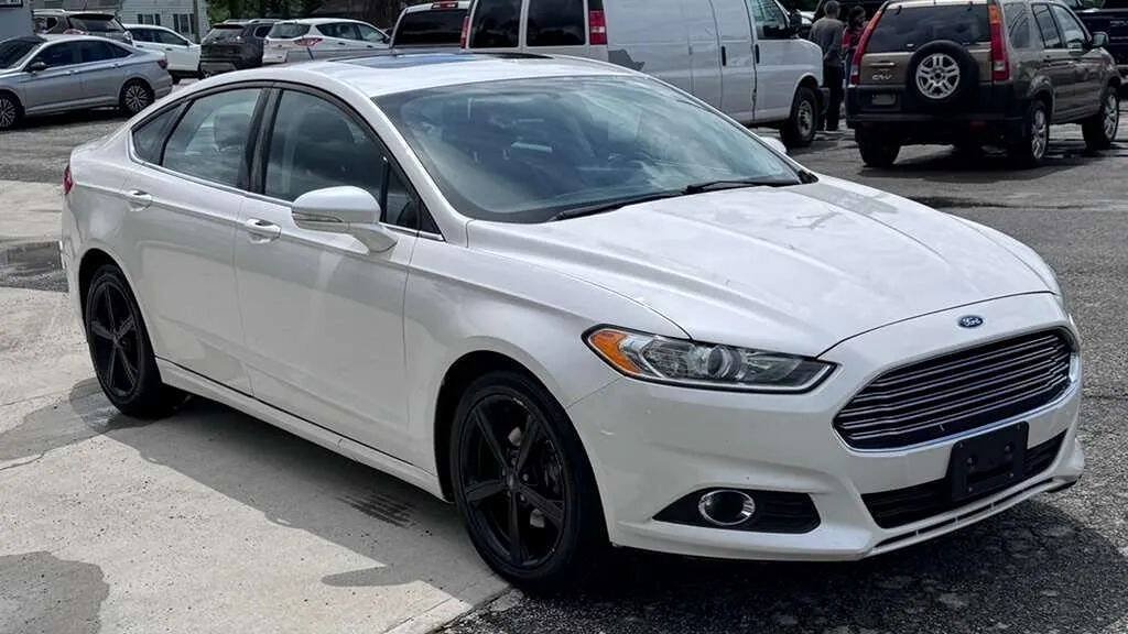 Used 2016 Ford Fusion SE FWD image 9
