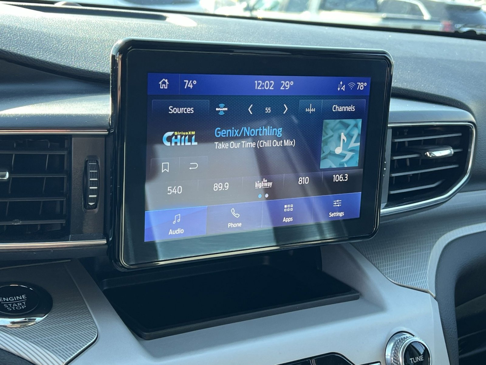 Used 2024 Ford Explorer XLT w/ Equipment Group 202A image 18