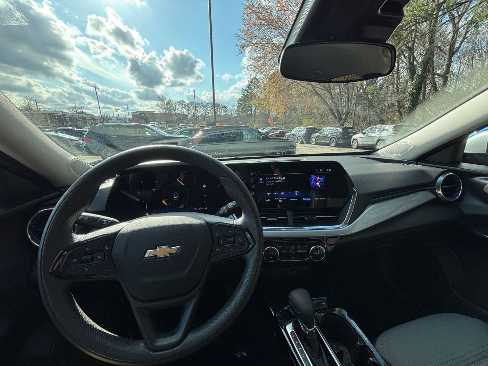 Used 2025 Chevrolet Trax LT image 34