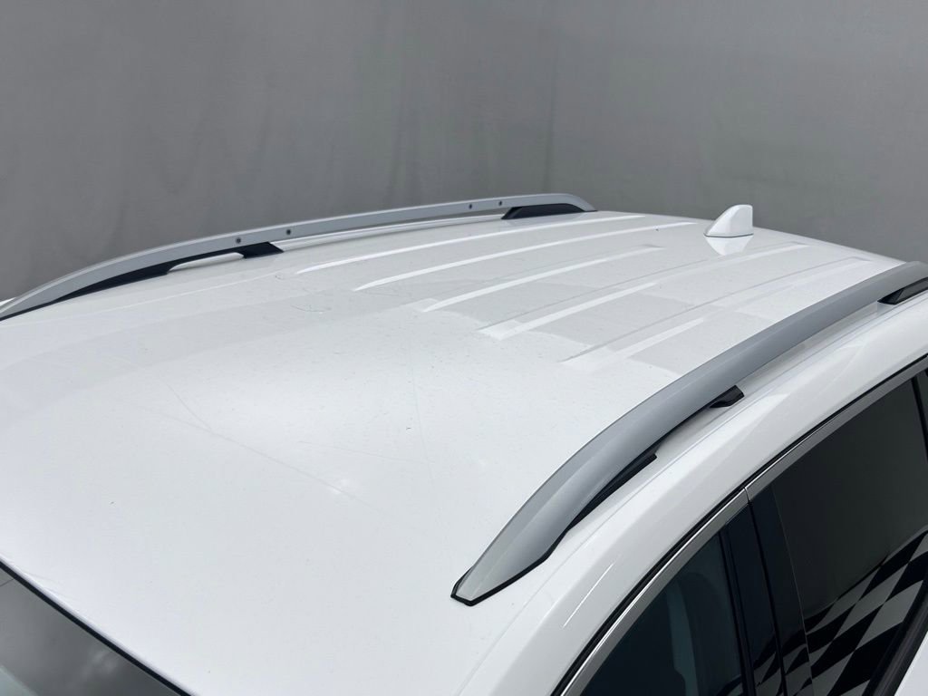 Used 2023 GMC Terrain SLT image 9