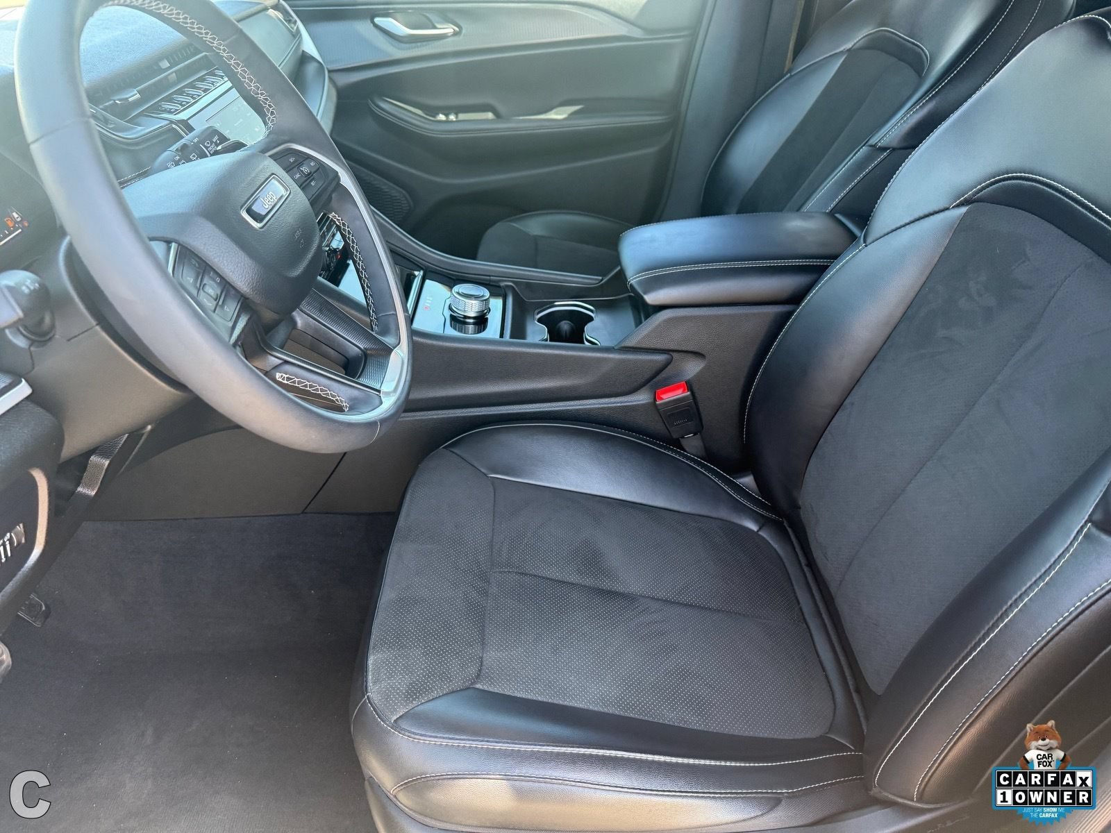 Used 2023 Jeep Grand Cherokee Altitude RWD image 20