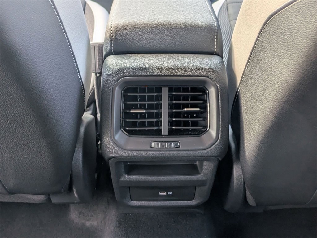 Used 2025 Volkswagen Taos SE image 24