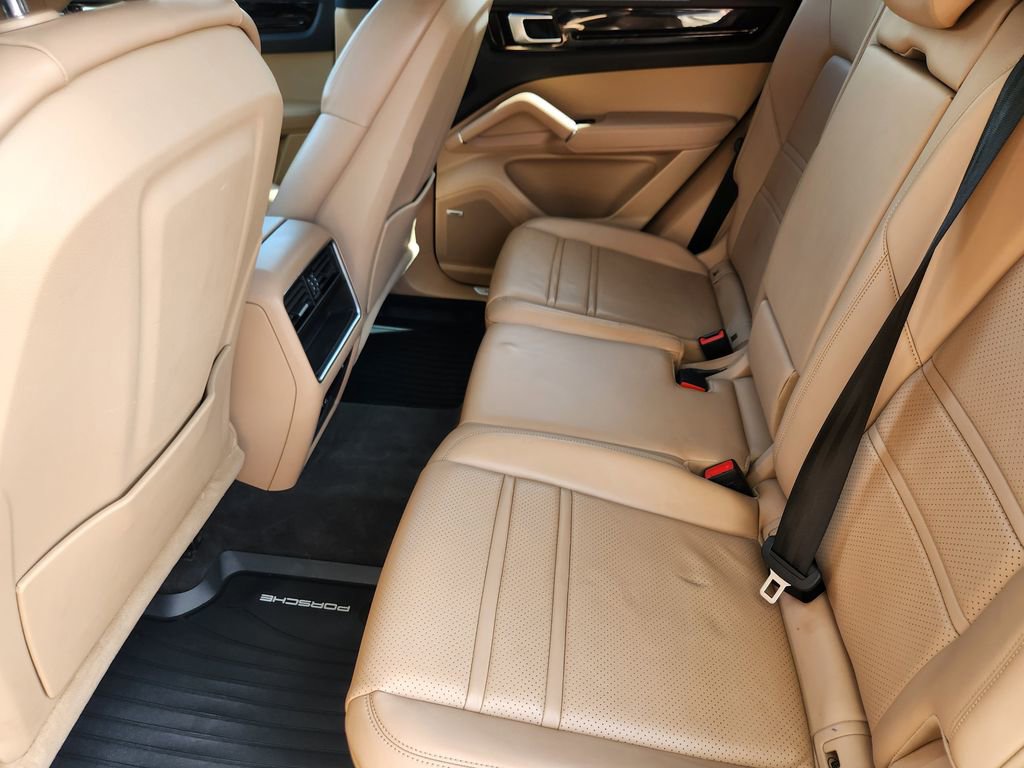 Used 2019 Porsche Cayenne image 19