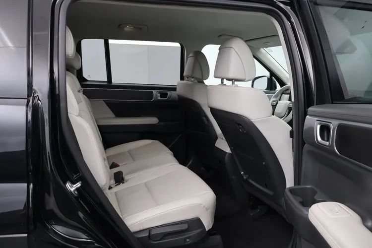 Used 2024 Hyundai Santa Fe SEL FWD image 18