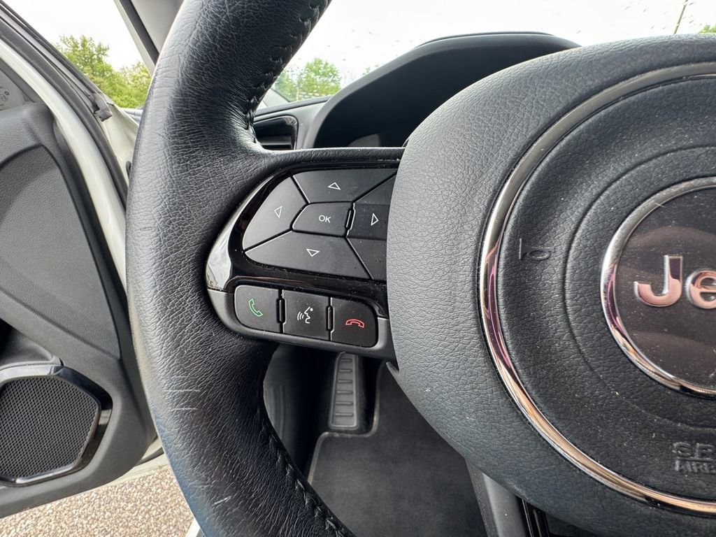 Used 2020 Jeep Renegade Altitude FWD image 21