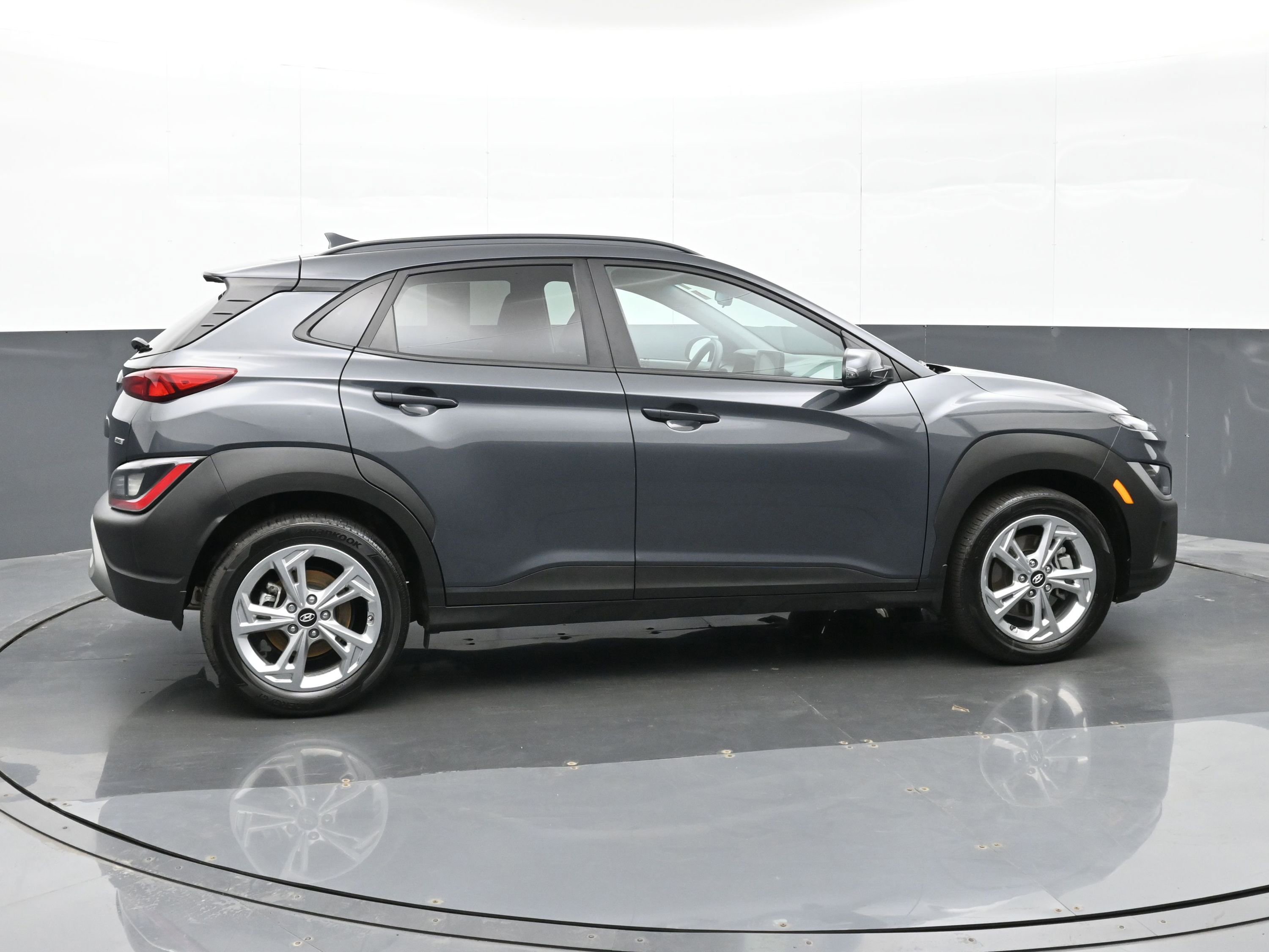 Used 2022 Hyundai Kona SEL image 5