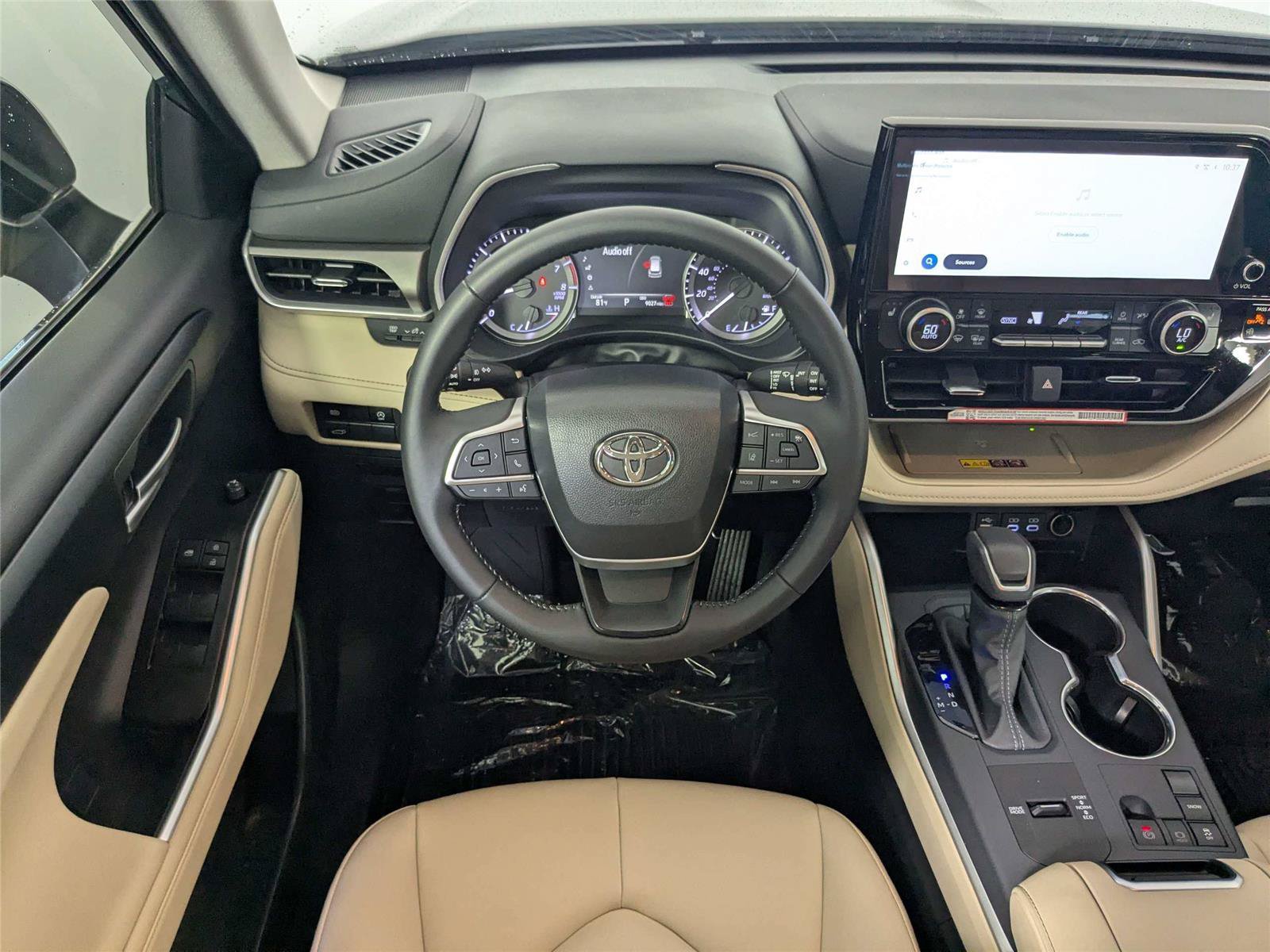 Certified 2025 Toyota Highlander XLE FWD image 40