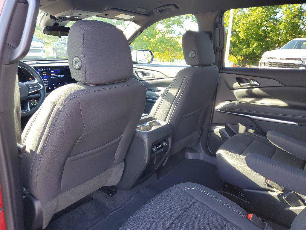 Used 2024 Chevrolet Traverse LT FWD image 30