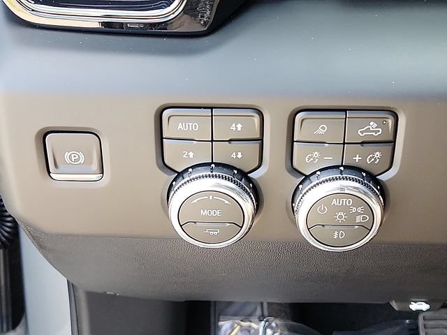 Used 2026 GMC Sierra 1500 AT4 w/ Technology Package AWD/4WD image 25