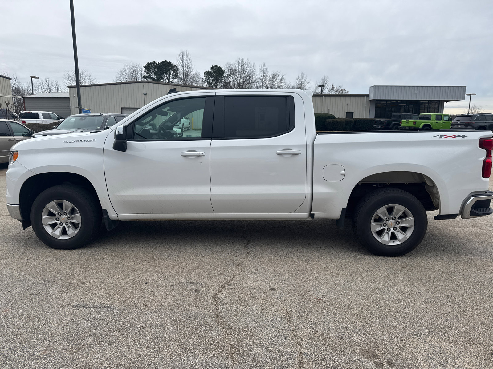 Used 2025 Chevrolet Silverado 1500 LT image 7