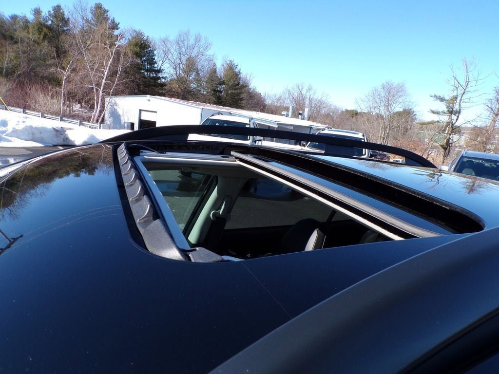 Used 2023 Subaru Crosstrek 2.5i Limited w/ Moonroof Package image 3
