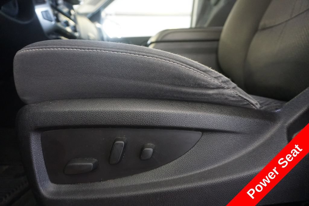 Used 2017 Chevrolet Silverado 1500 LT w/ All Star Edition AWD/4WD image 6