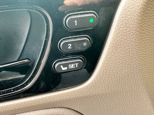 Certified 2024 Honda Odyssey Touring image 10