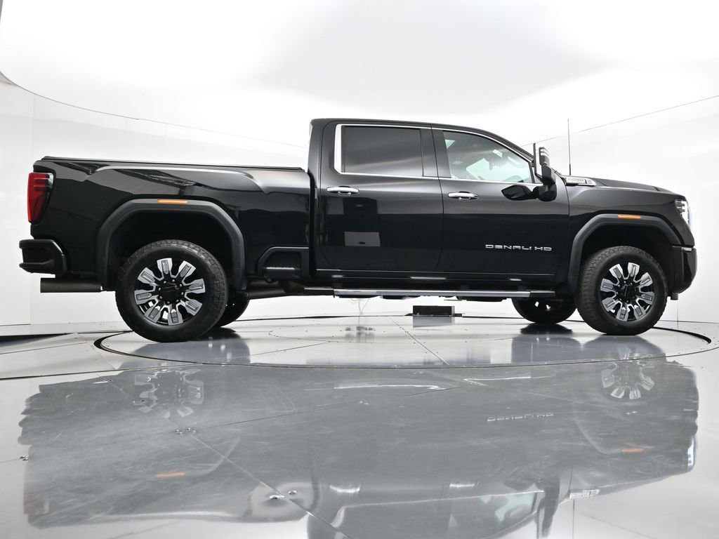 Used 2025 GMC Sierra 3500 Denali w/ Technology Package AWD/4WD image 26