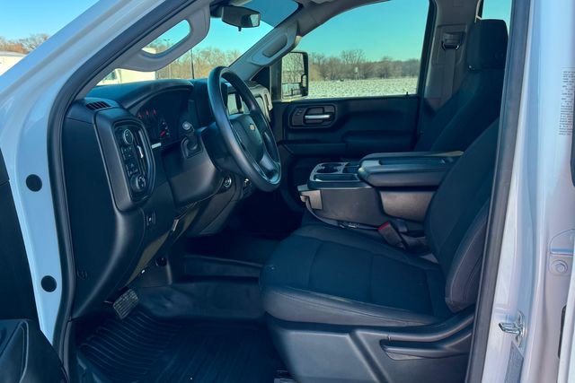 Used 2025 Chevrolet Silverado 3500 W/T image 16