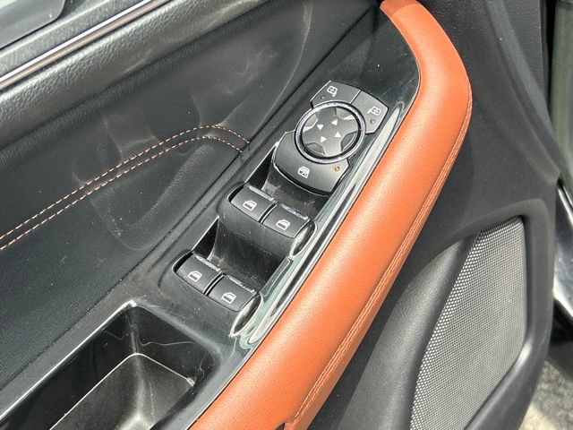 Used 2019 Ford Edge Titanium w/ Equipment Group 301A AWD/4WD image 19