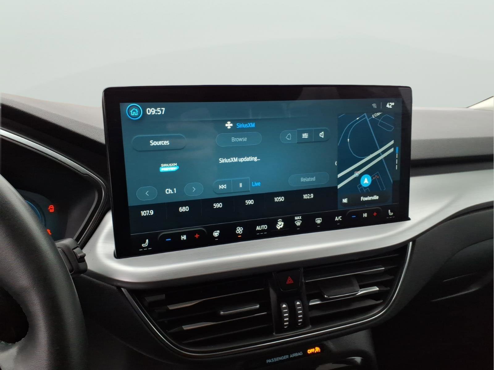 Used 2024 Ford Escape Platinum image 17