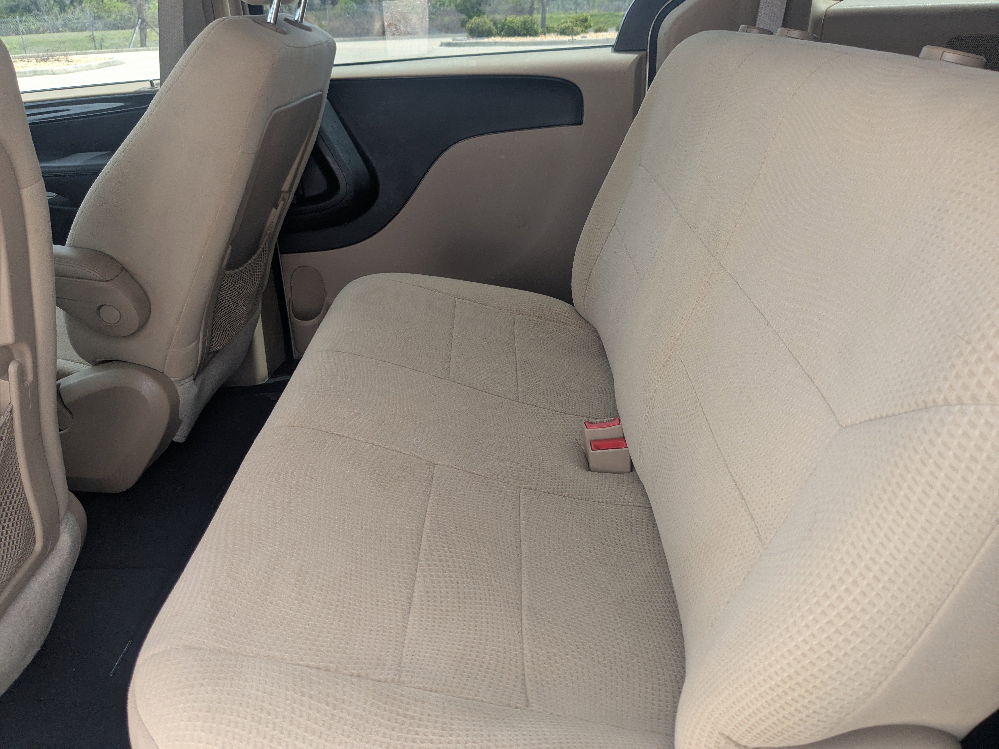 Used 2014 Dodge Grand Caravan American Value Package FWD image 17