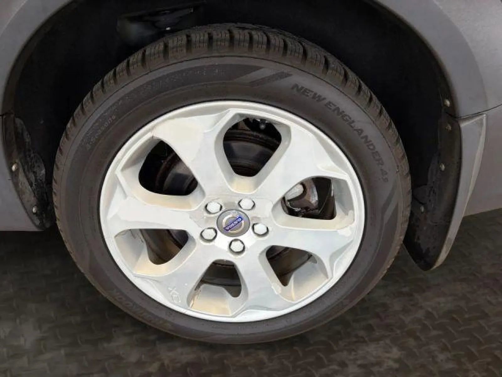 Used 2016 Volvo XC70 T5 Premier w/ Proximity Package image 35