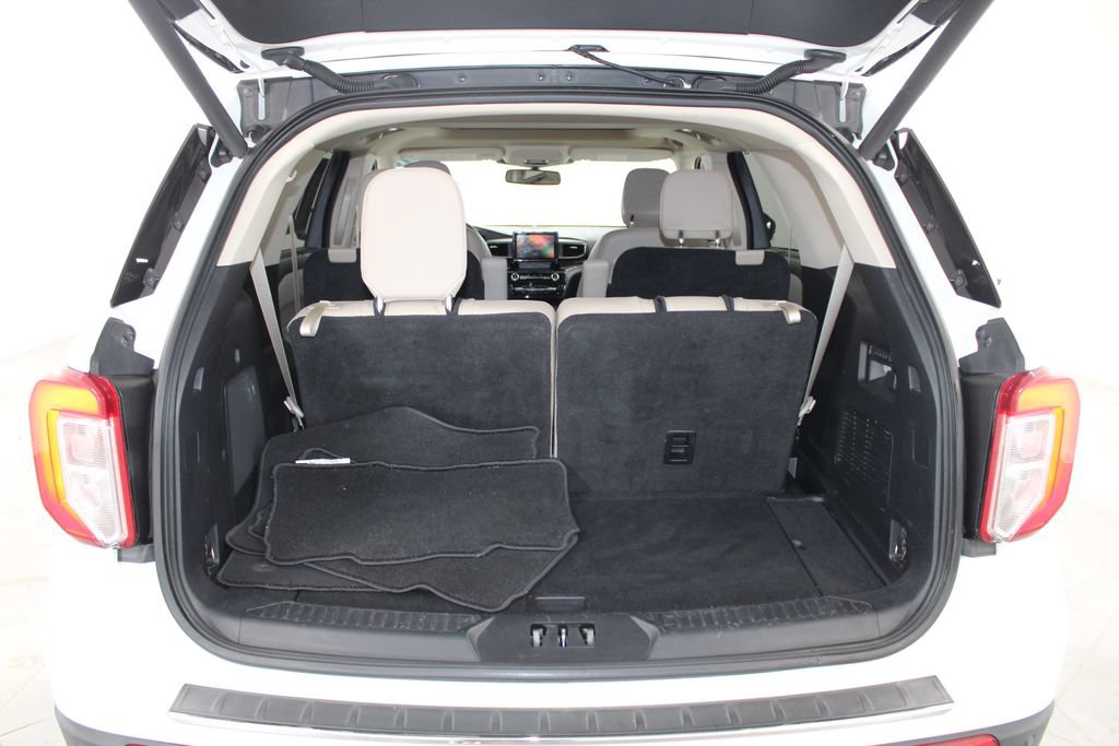 Used 2021 Ford Explorer Limited w/ Equipment Group 301A RWD image 14