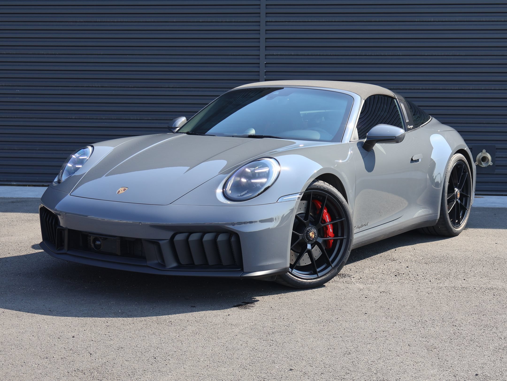 Certified 2025 Porsche 911 Targa 4 GTS AWD/4WD image 1