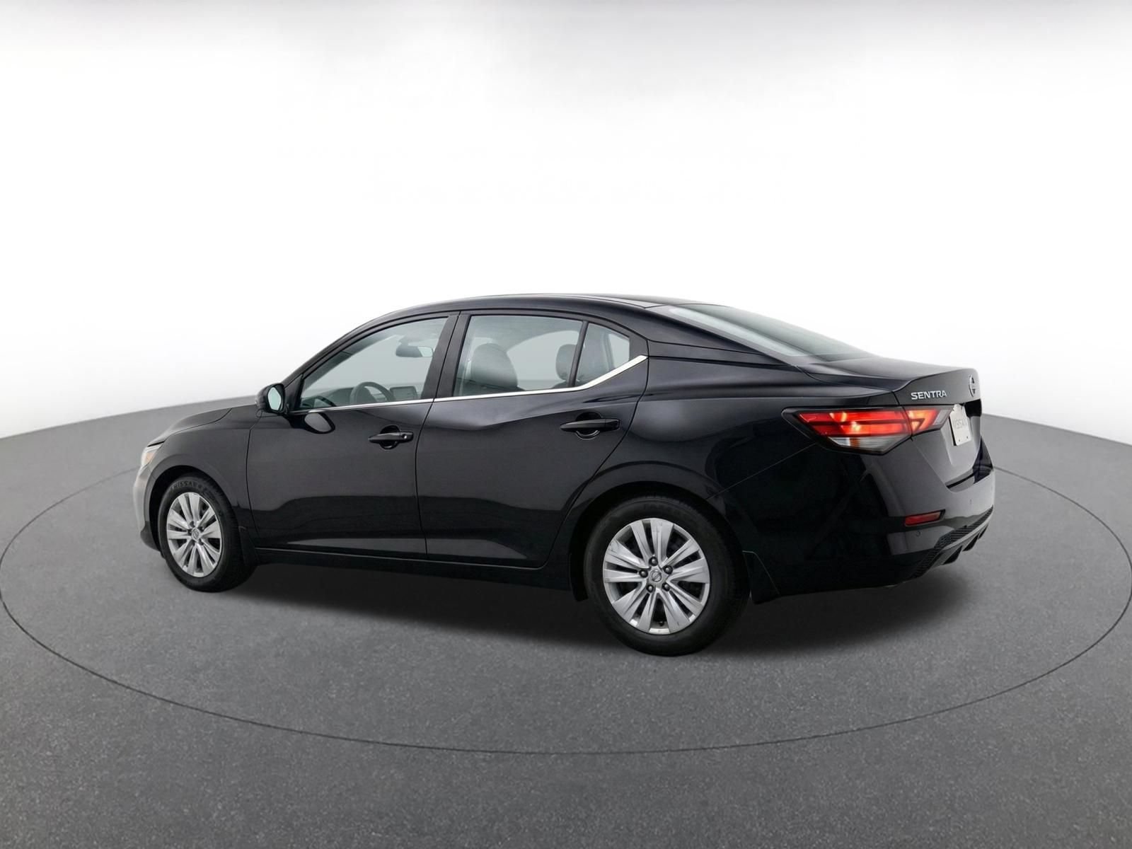 Used 2025 Nissan Sentra S FWD image 7